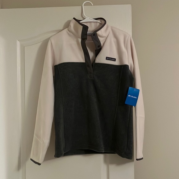 Columbia Jackets & Blazers - Columbia Women’s Fleece Pullover with Snaps